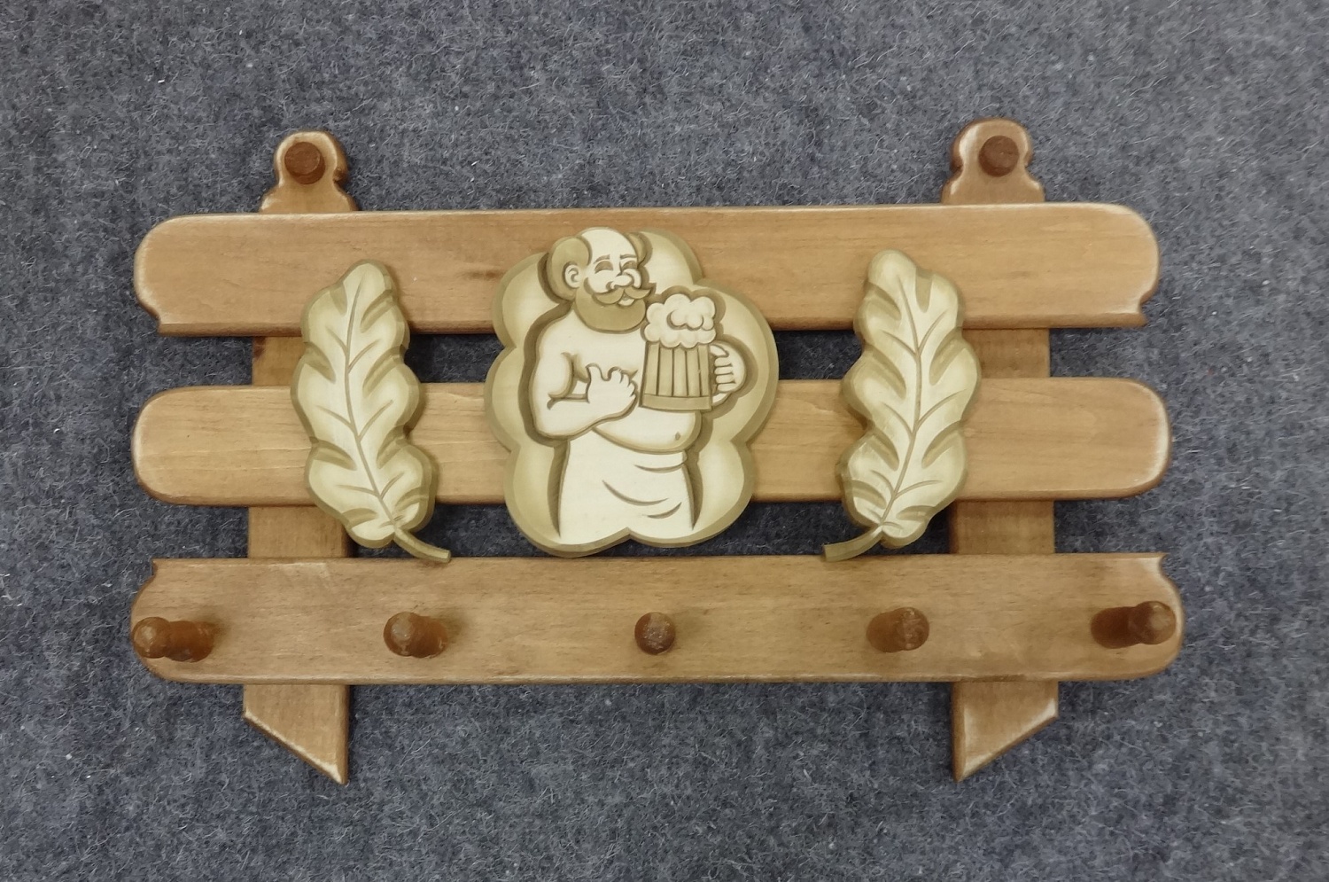 Вешалка резная с рисунком (тонированная), 5 крючков